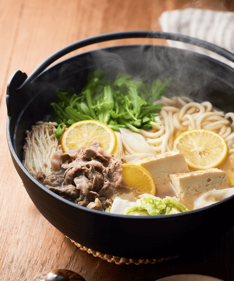 和風だしを爽やかに すき焼き風煮込みうどん レモン風味